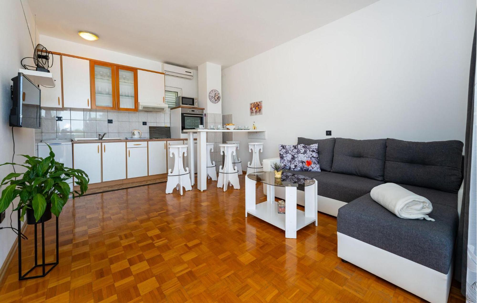 Beautiful Apartment In Galovac With Kitchen Galovac (Zadar) Exterior foto