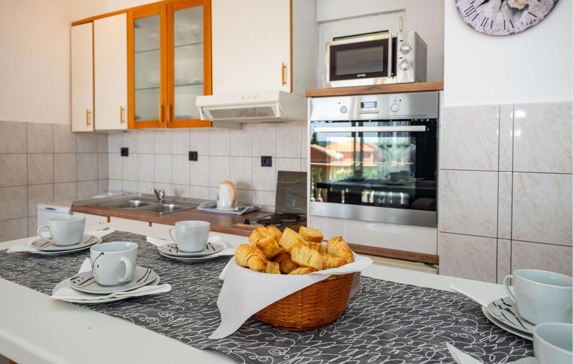 Beautiful Apartment In Galovac With Kitchen Galovac (Zadar) Exterior foto